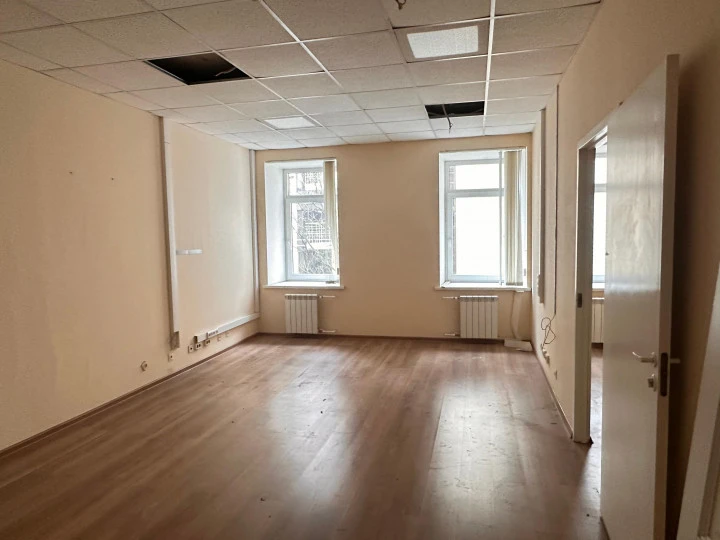 Нежилое помещение 218 кв.м. на Петроградской набережной